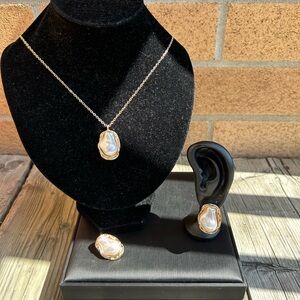 Elegant Gold and Pearl Jewelry Set